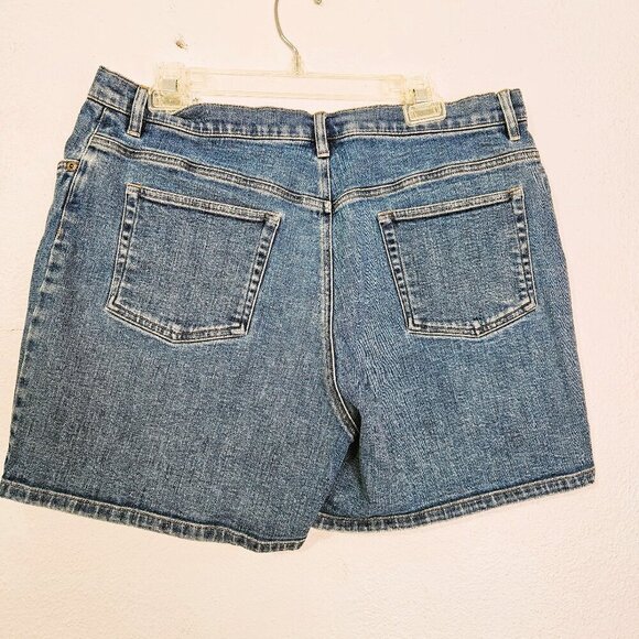 Jones Women's Sport Plus Size Mid Rise Stretch Blue Denim Shorts Size 16 - Picture 3 of 4
